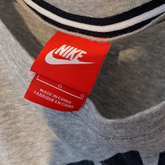 Nike long sleeve T-shirt - Picture 5 of 6